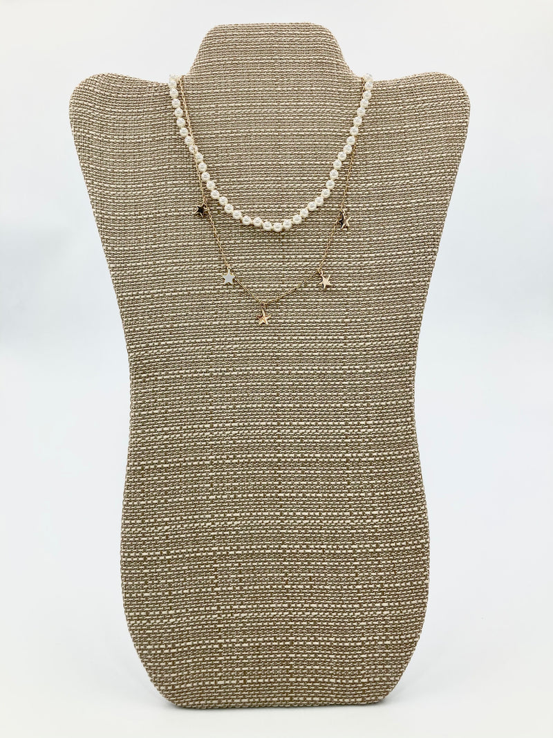 Necklace with pearls and golden chain